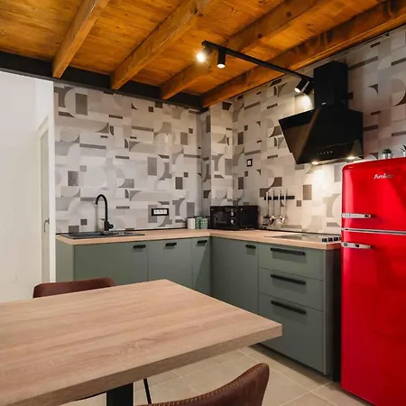 In - Istrien 51990 * Πόρετς